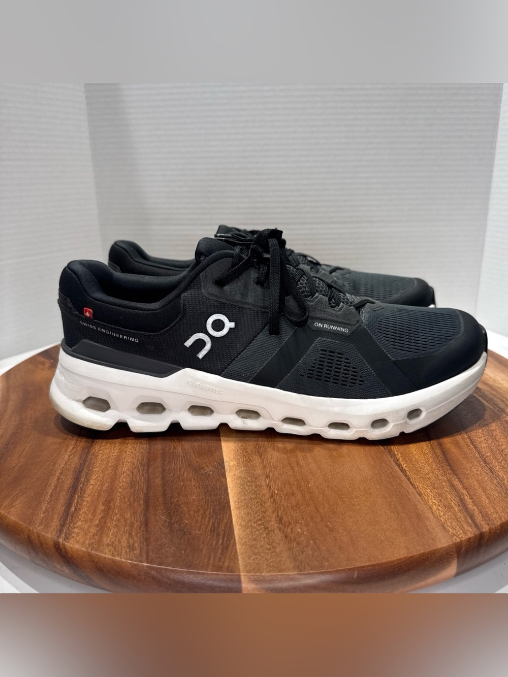 On Running Cloudrunner 2 Sneakers Black and White Men’s Size 9.5 Shoes